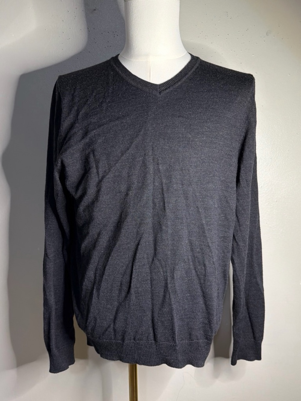 Apt. 9 Men's V-Neck Sweater in Charcoal Gray